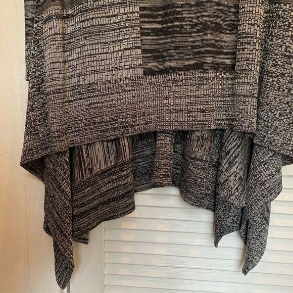 CUPIO‎ Curvy grey heather trapeze high low sweater - Picture 5 of 11